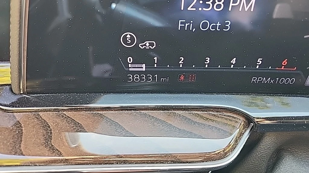 2023 Cadillac Escalade 5th Gen - Image 10 of 12