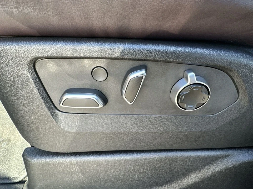 2023 Cadillac Escalade 5th Gen - Image 10 of 12