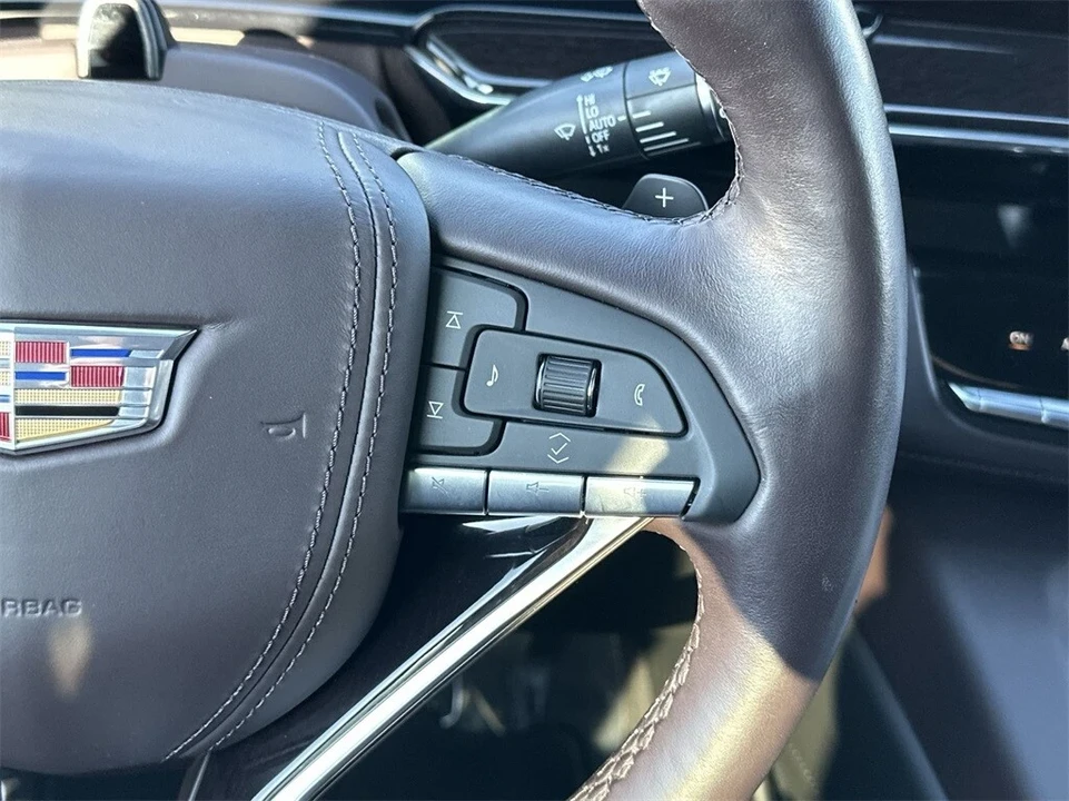 2023 Cadillac Escalade 5th Gen - Image 19 of 21