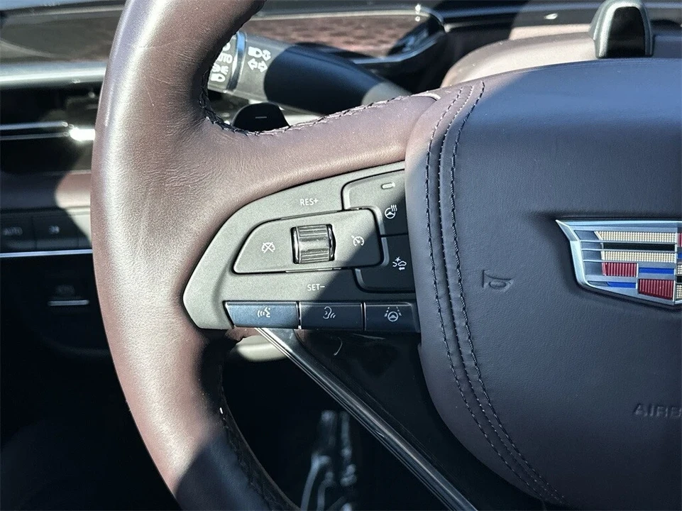 2023 Cadillac Escalade 5th Gen - Image 18 of 21
