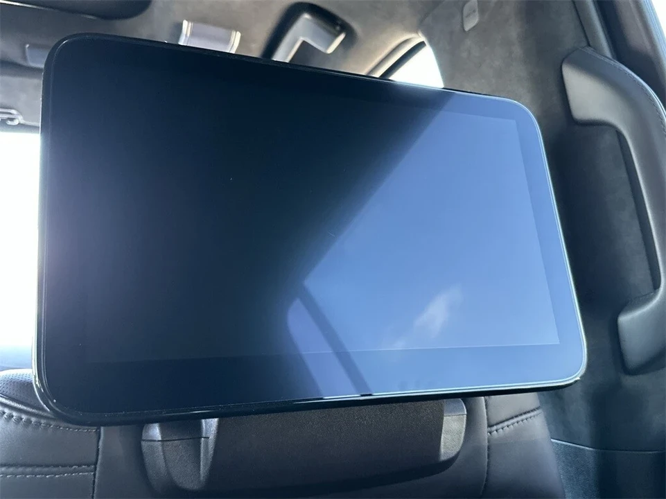 2023 Cadillac Escalade 5th Gen - Image 15 of 21
