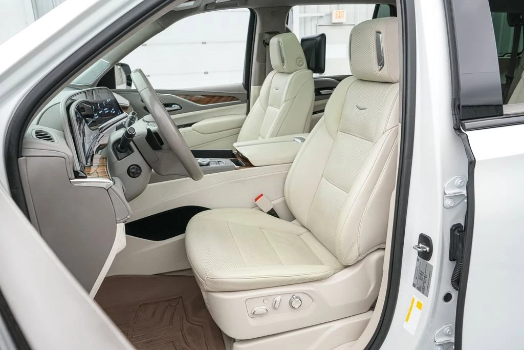 2023 Cadillac Escalade 5th Gen - Image 13 of 21