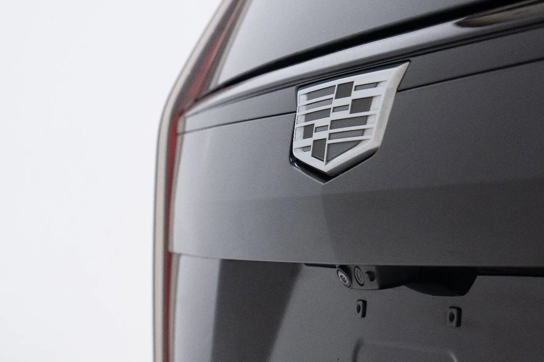 2023 Cadillac Escalade 5th Gen - Image 17 of 21