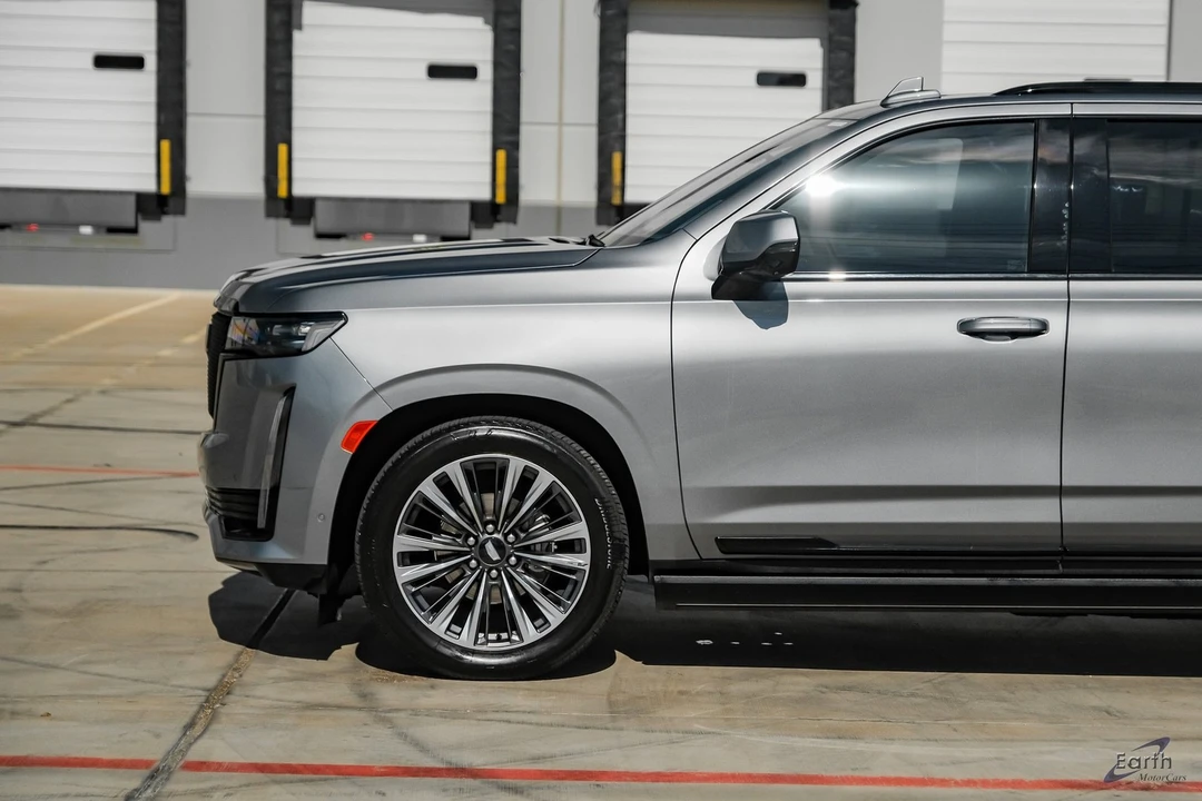 2023 Cadillac Escalade 5th Gen - Image 8 of 12