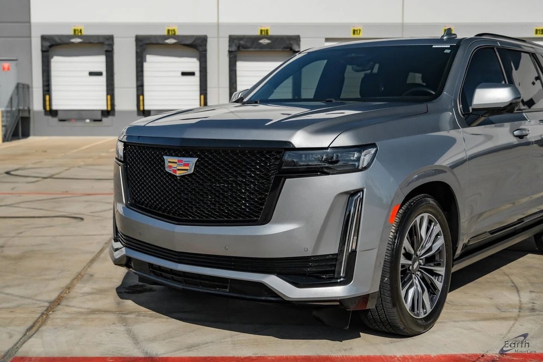 2023 Cadillac Escalade 5th Gen - Image 5 of 12