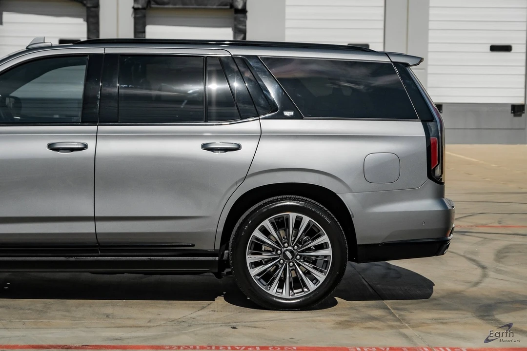 2023 Cadillac Escalade 5th Gen - Image 9 of 12