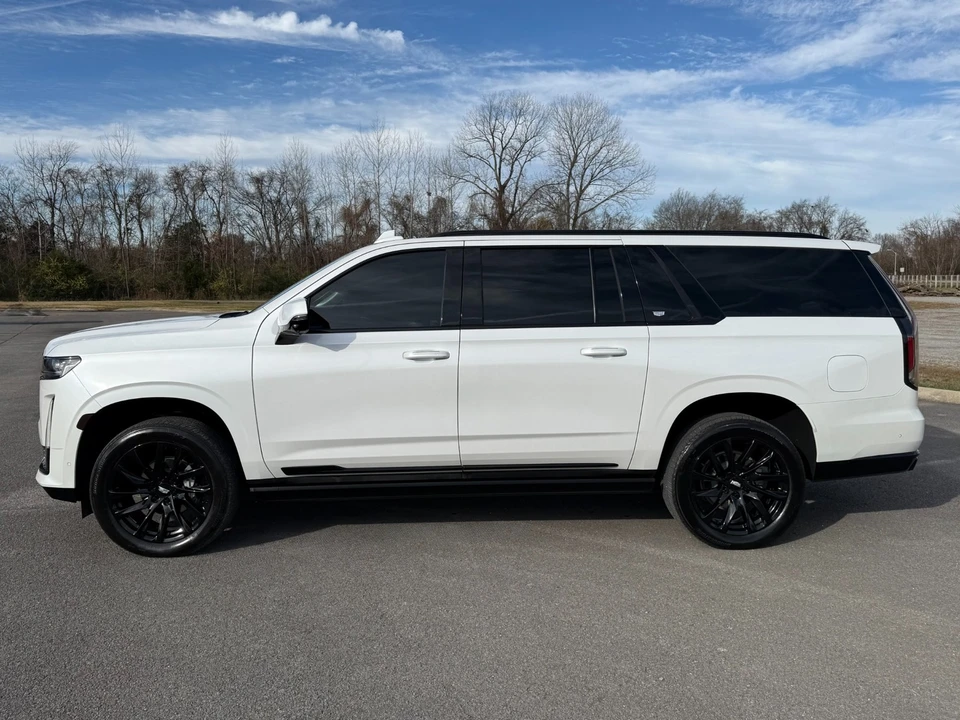 2023 Cadillac Escalade 5th Gen - Image 8 of 12