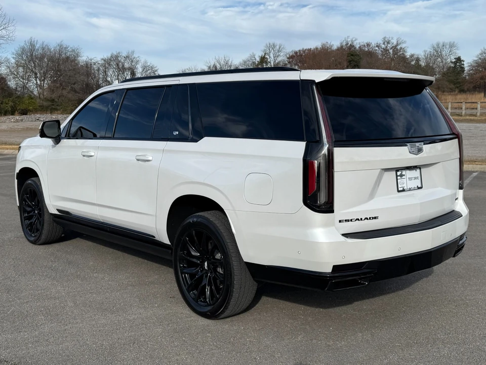 2023 Cadillac Escalade 5th Gen - Image 4 of 12