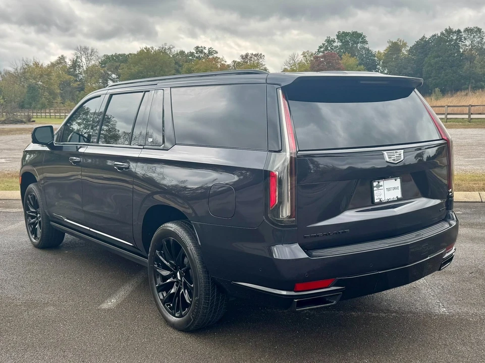 2023 Cadillac Escalade 5th Gen - Image 4 of 12