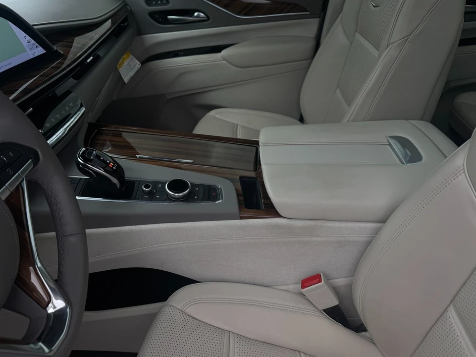 2023 Cadillac Escalade 5th Gen - Image 11 of 12