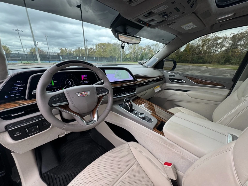 2023 Cadillac Escalade 5th Gen - Image 9 of 12
