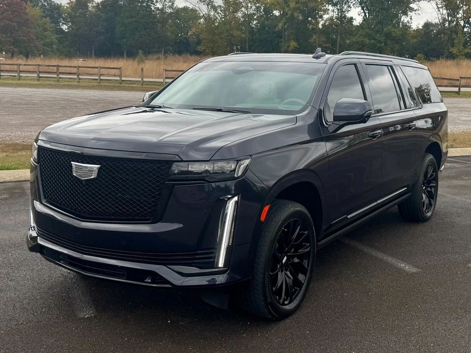 2023 Cadillac Escalade 5th Gen - Image 2 of 12