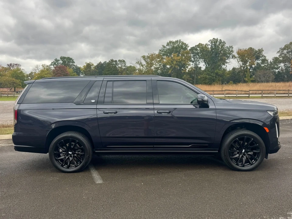 2023 Cadillac Escalade 5th Gen - Image 7 of 12