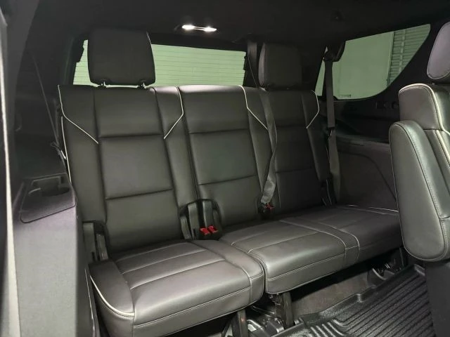 2023 Cadillac Escalade 5th Gen - Image 19 of 21