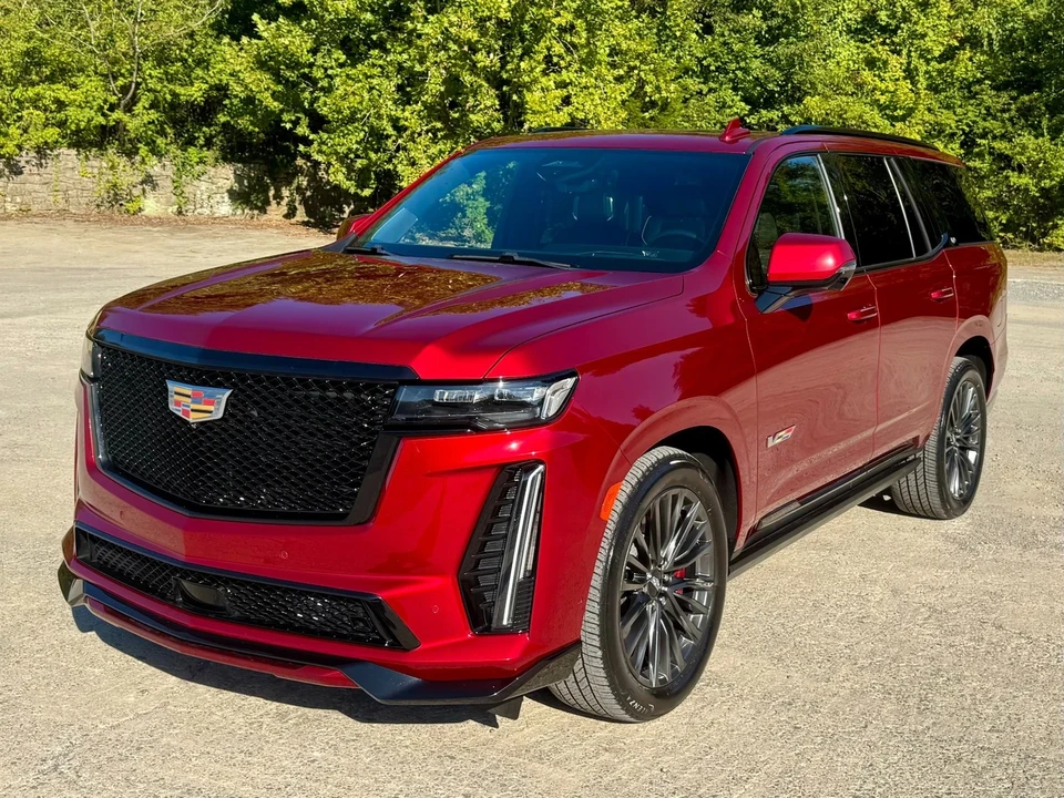 2023 Cadillac Escalade-V 5th Gen - Image 2 of 21