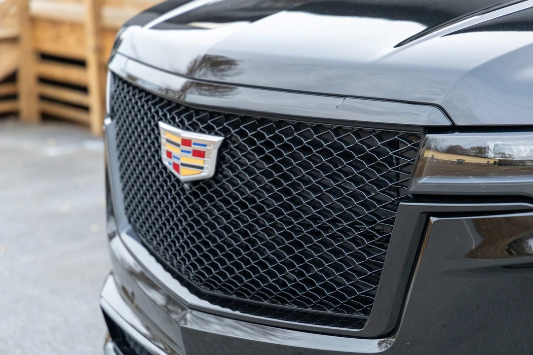 2023 Cadillac Escalade-V 5th Gen - Image 22 of 31