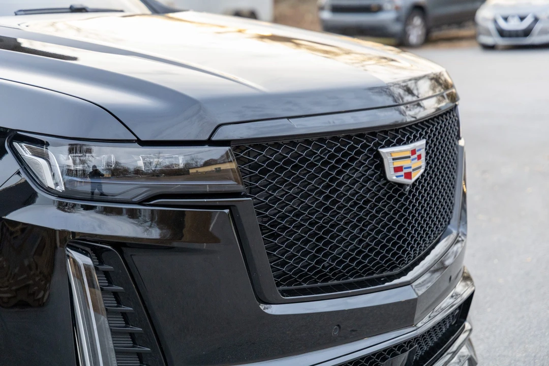 2023 Cadillac Escalade-V 5th Gen - Image 30 of 31