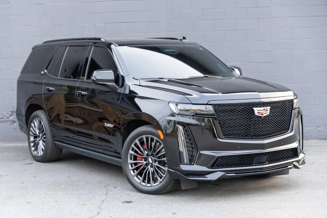 2023 Cadillac Escalade-V 5th Gen - Image 19 of 31