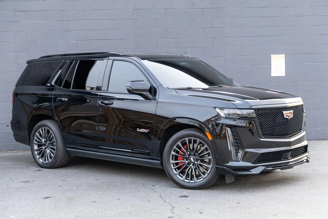 2023 Cadillac Escalade-V 5th Gen - Image 17 of 31