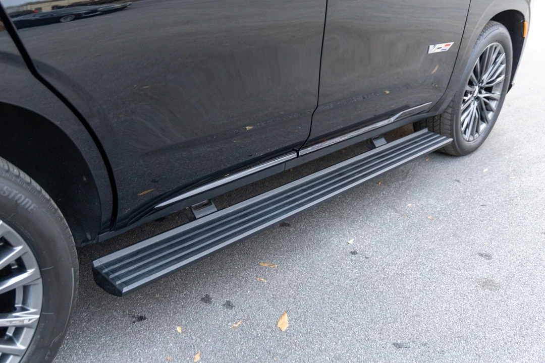 2023 Cadillac Escalade-V 5th Gen - Image 28 of 31