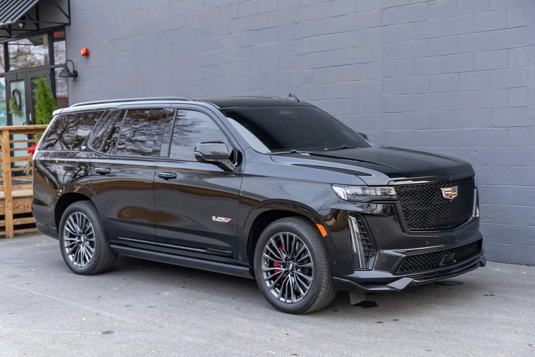 2023 Cadillac Escalade-V 5th Gen - Image 16 of 31