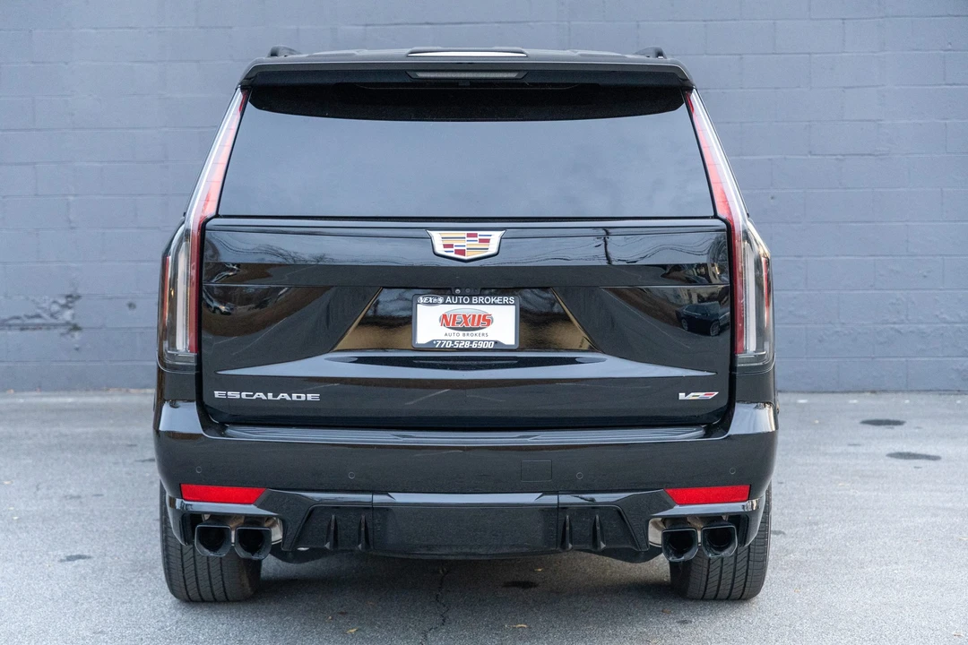 2023 Cadillac Escalade-V 5th Gen - Image 10 of 31