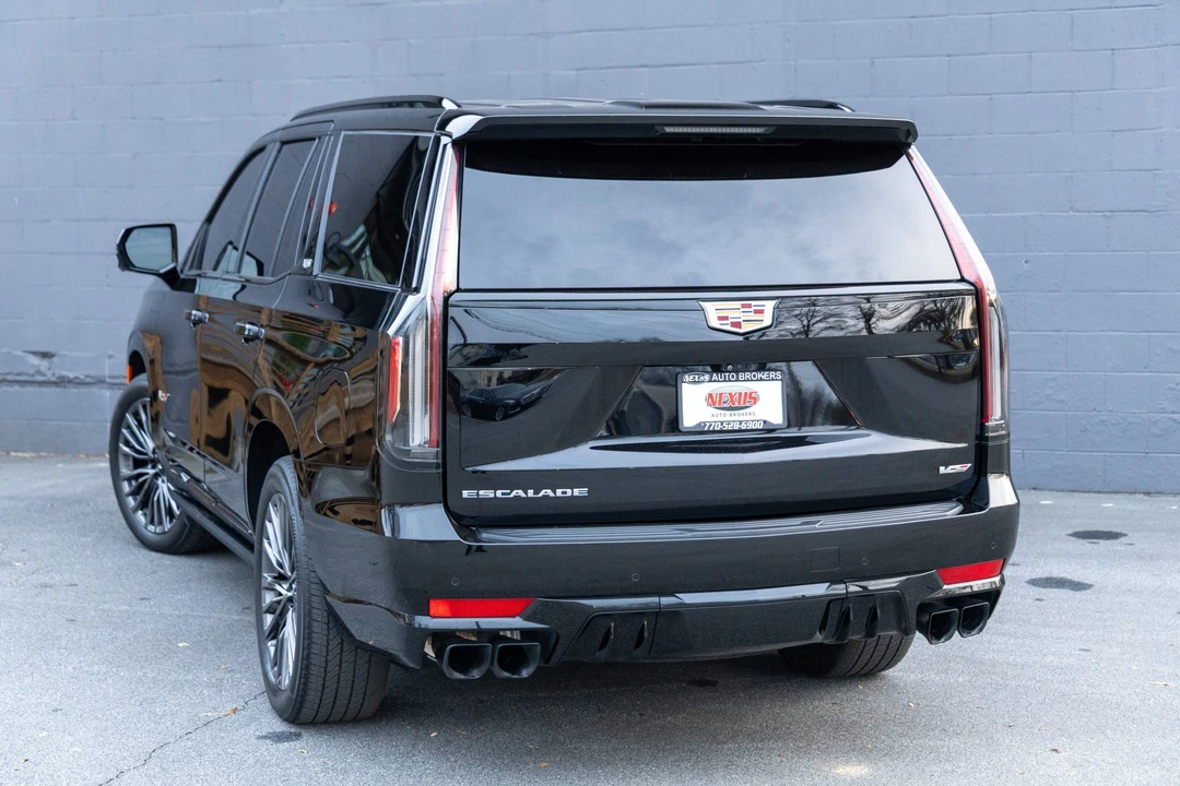 2023 Cadillac Escalade-V 5th Gen - Image 9 of 31