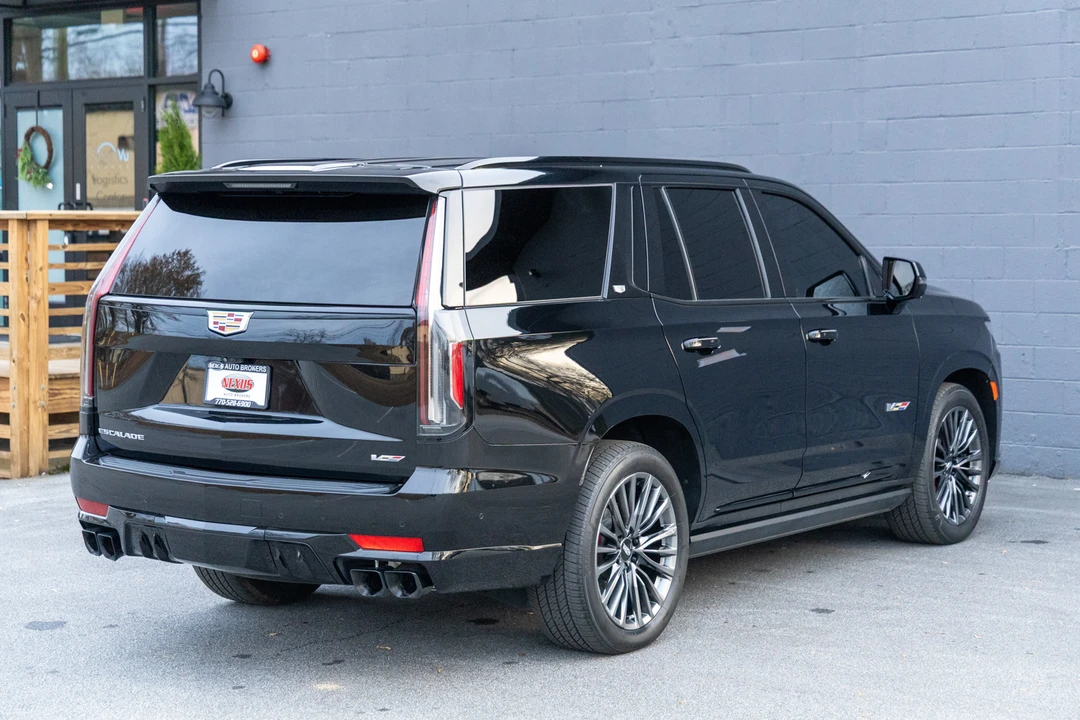 2023 Cadillac Escalade-V 5th Gen - Image 12 of 31