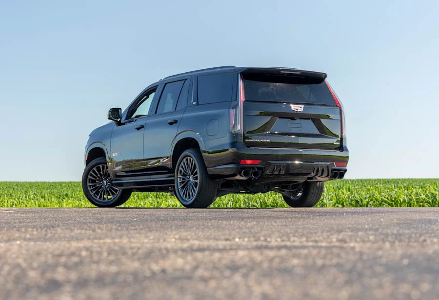 2023 Cadillac Escalade-V 5th Gen - Image 13 of 28