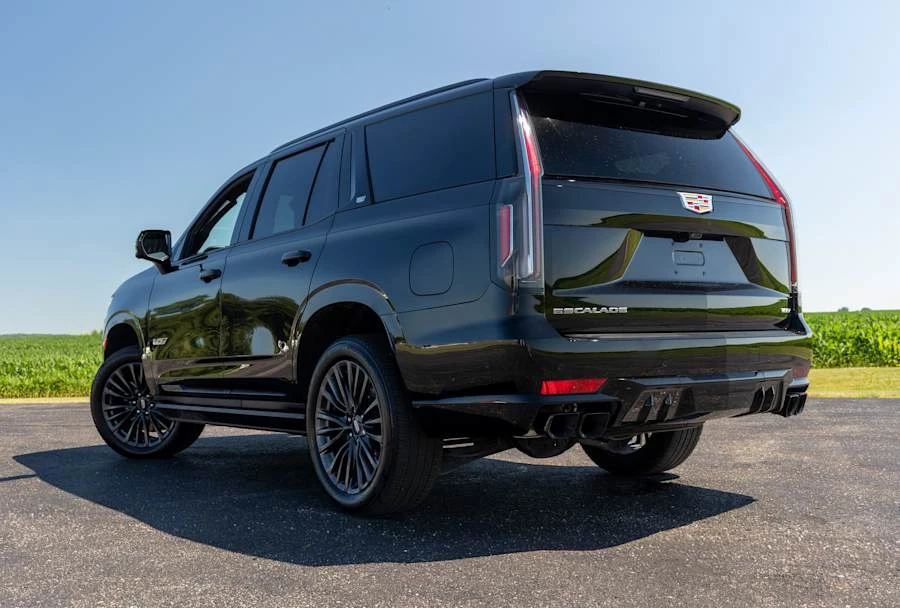 2023 Cadillac Escalade-V 5th Gen - Image 11 of 28