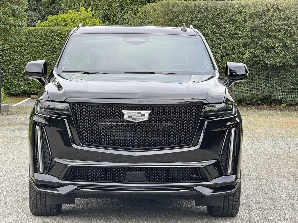 2023 Cadillac Escalade-V 5th Gen - Image 27 of 31