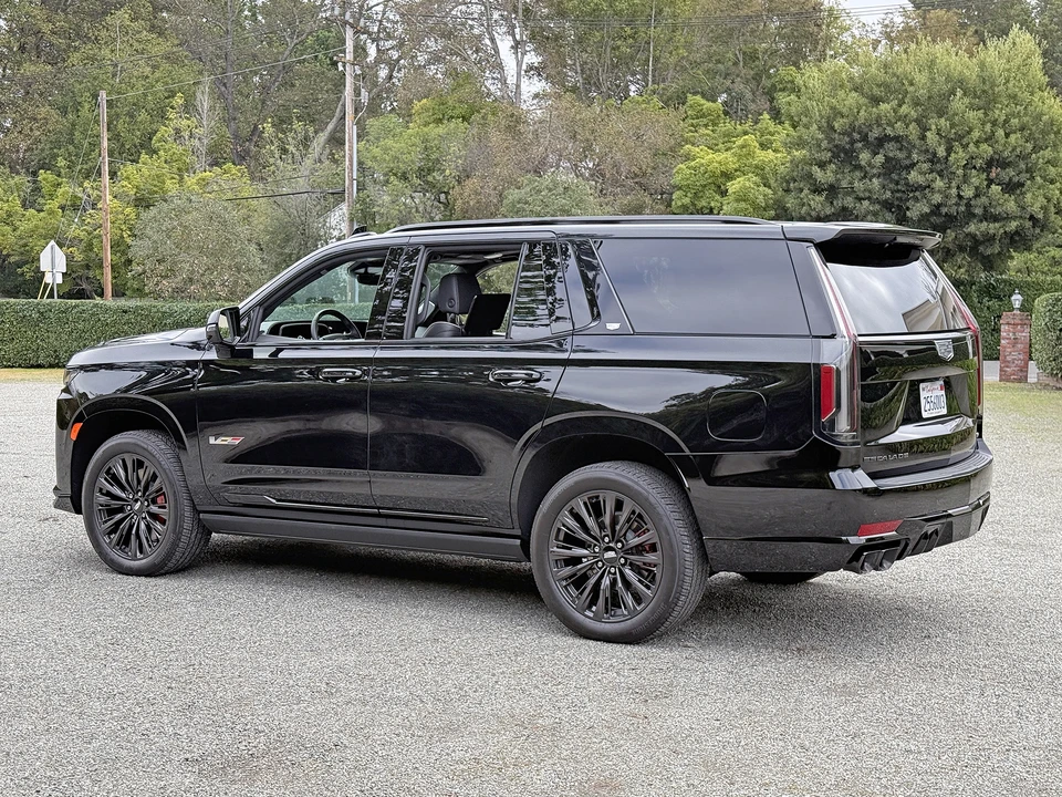 2023 Cadillac Escalade-V 5th Gen - Image 7 of 31