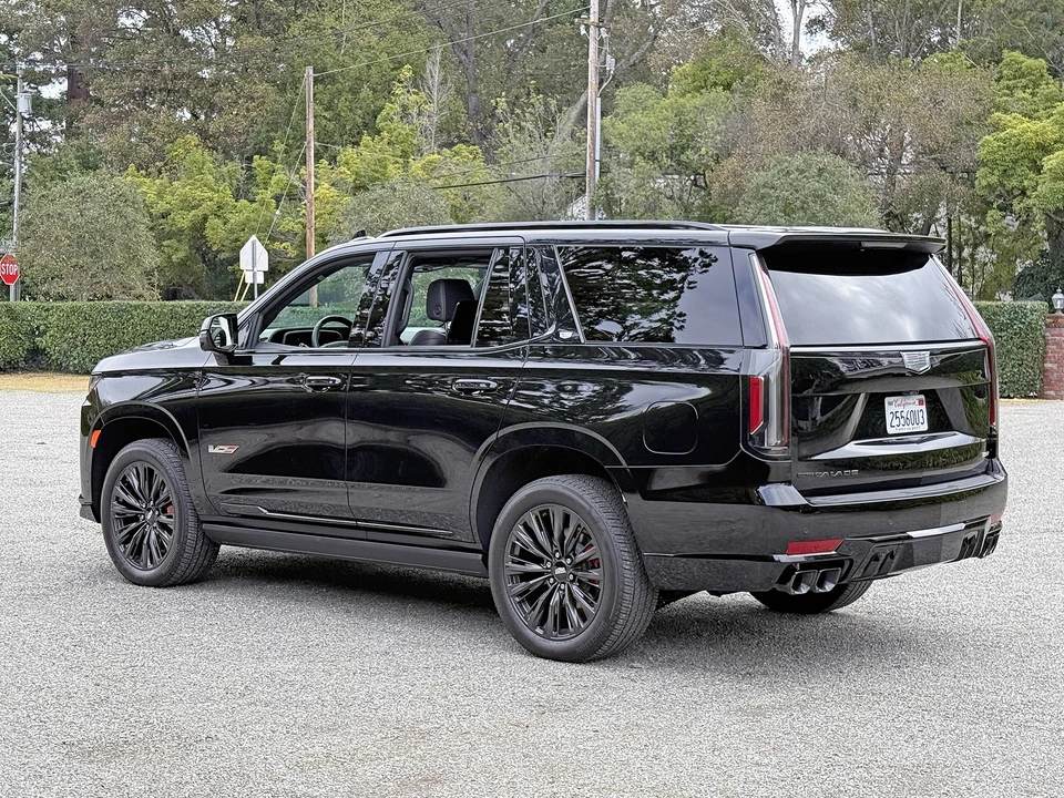 2023 Cadillac Escalade-V 5th Gen - Image 8 of 31
