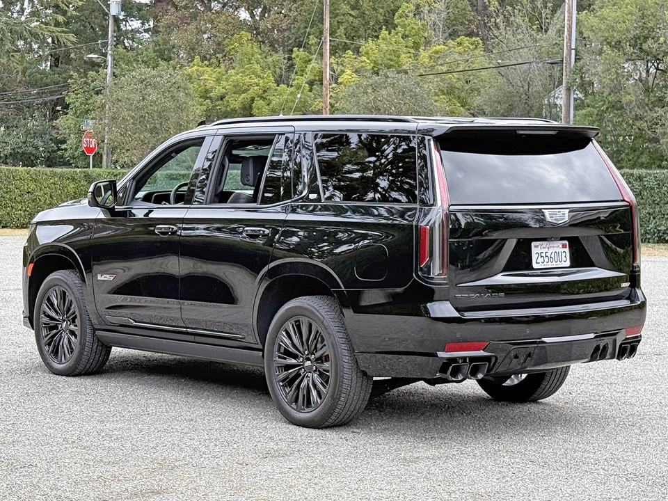 2023 Cadillac Escalade-V 5th Gen - Image 9 of 31