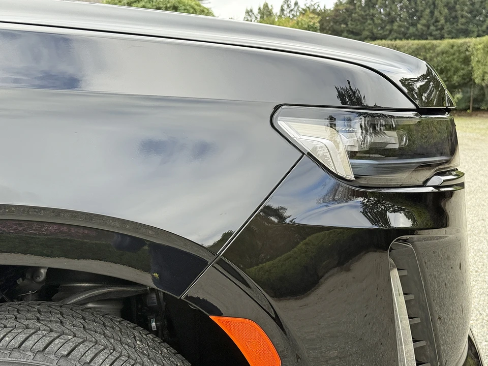 2023 Cadillac Escalade-V 5th Gen - Image 29 of 31