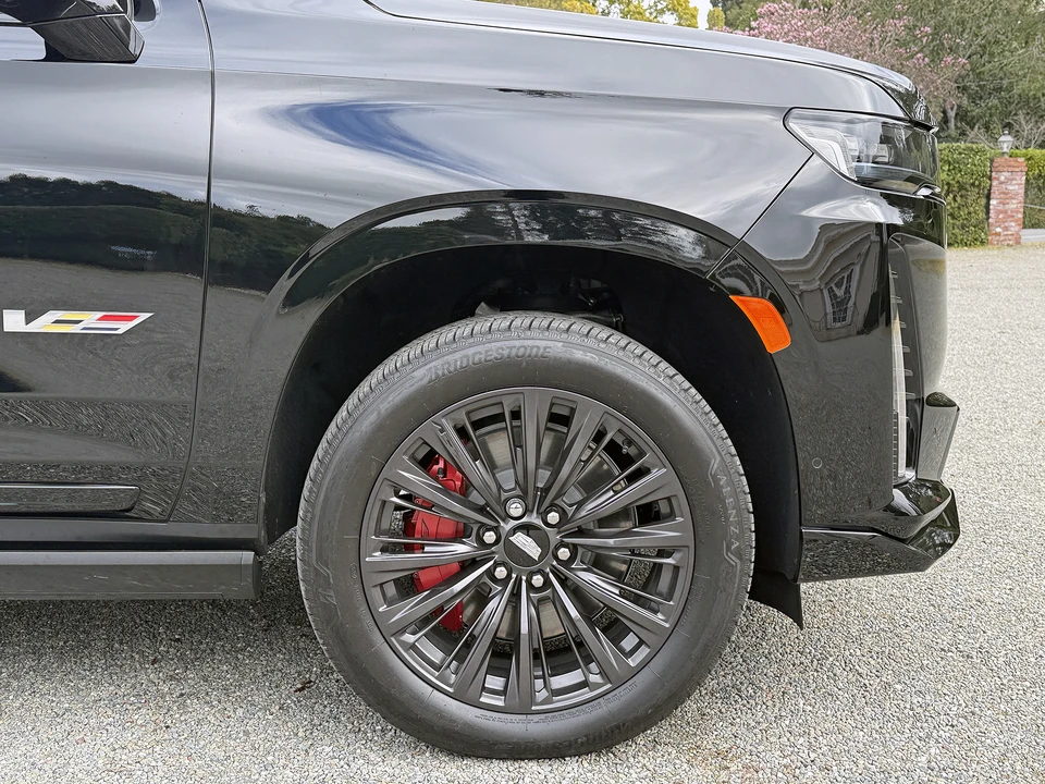 2023 Cadillac Escalade-V 5th Gen - Image 30 of 31