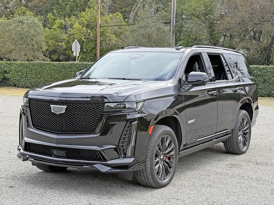 2023 Cadillac Escalade-V 5th Gen - Image 3 of 31