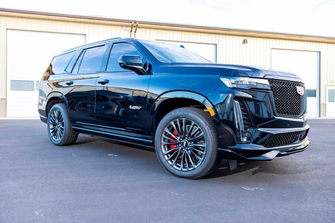2023 Cadillac Escalade-V 5th Gen - Image 12 of 31