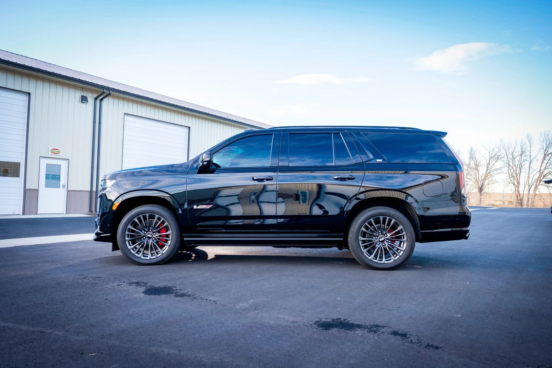 2023 Cadillac Escalade-V 5th Gen - Image 17 of 31