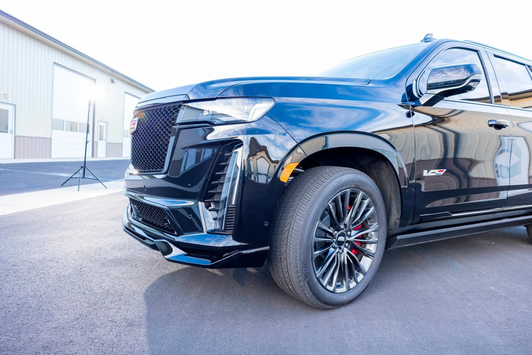 2023 Cadillac Escalade-V 5th Gen - Image 22 of 31