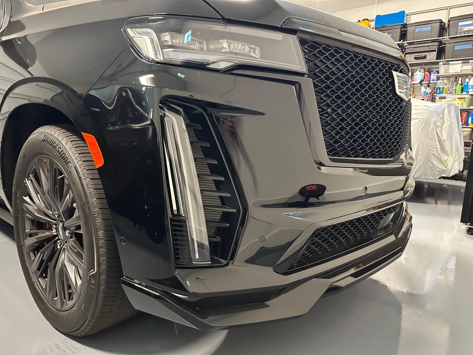 2023 Cadillac Escalade-V 5th Gen - Image 20 of 31