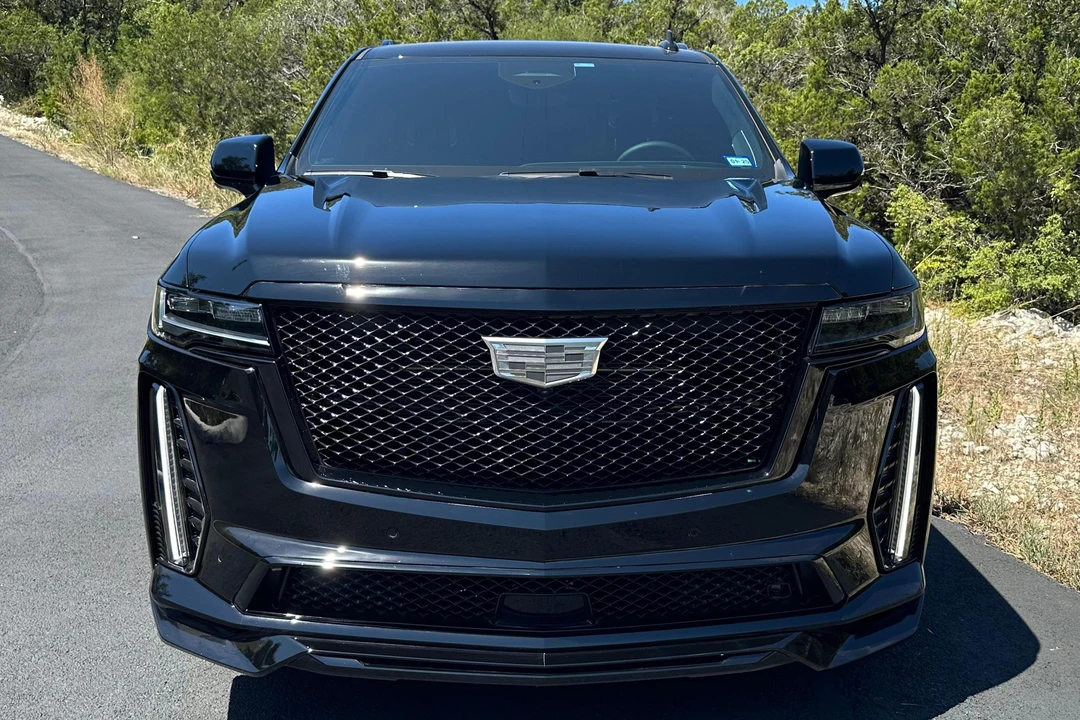 2023 Cadillac Escalade-V 5th Gen - Image 2 of 31