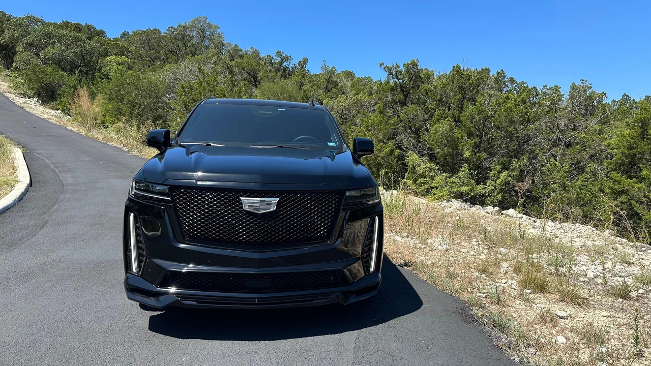 2023 Cadillac Escalade-V 5th Gen - Image 6 of 31
