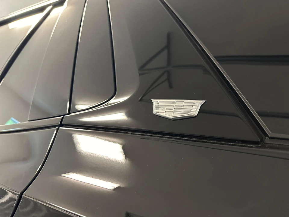 2023 Cadillac Escalade-V 5th Gen - Image 23 of 31