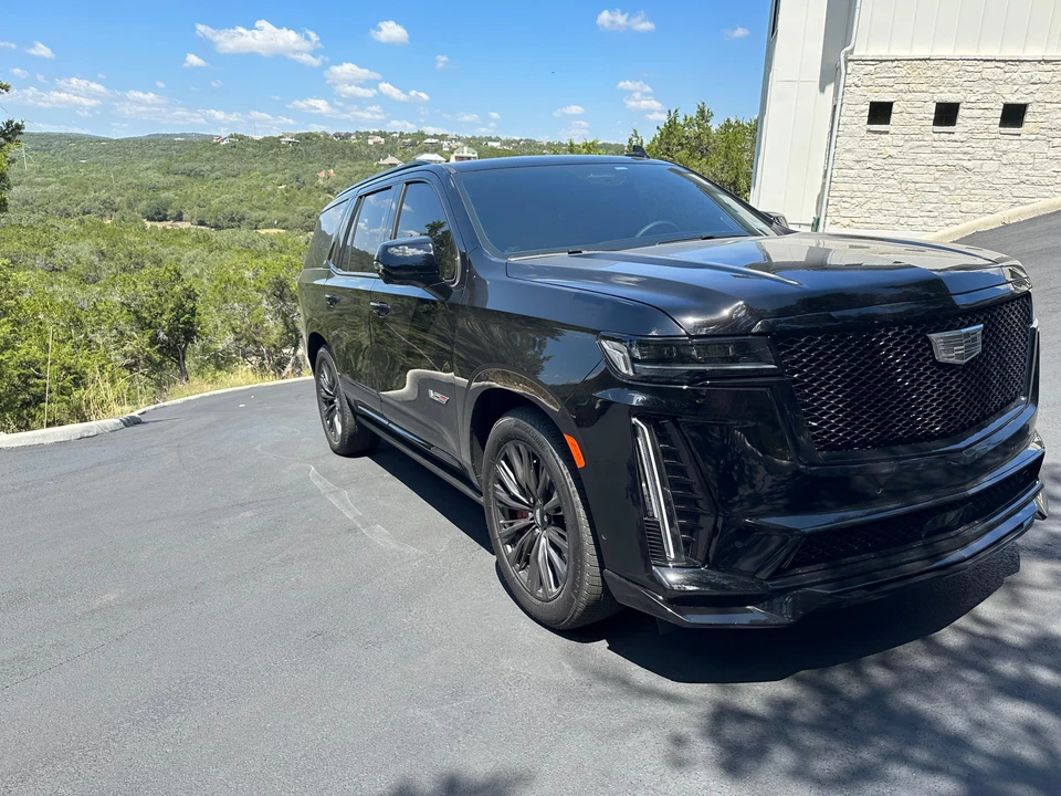 2023 Cadillac Escalade-V 5th Gen - Image 17 of 31