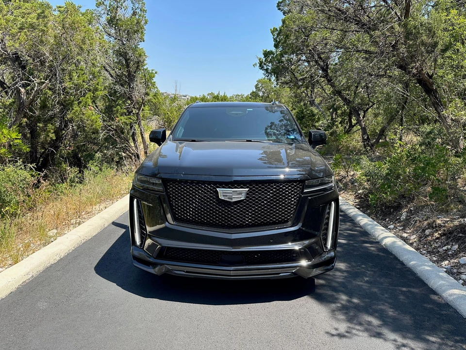 2023 Cadillac Escalade-V 5th Gen - Image 8 of 31