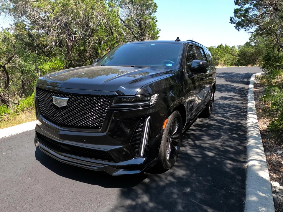 2023 Cadillac Escalade-V 5th Gen - Image 9 of 31