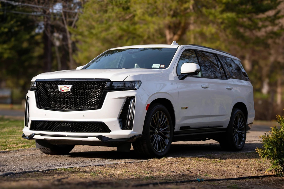 2023 Cadillac Escalade-V 5th Gen - Image 4 of 31
