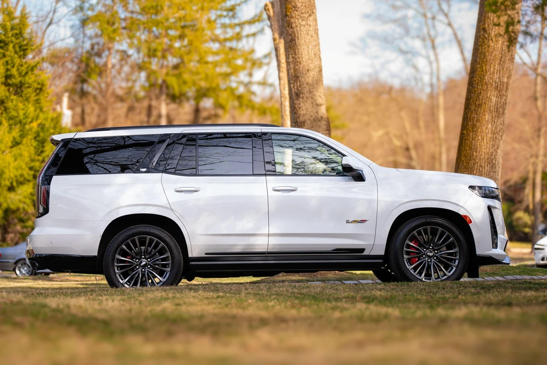 2023 Cadillac Escalade-V 5th Gen - Image 14 of 31