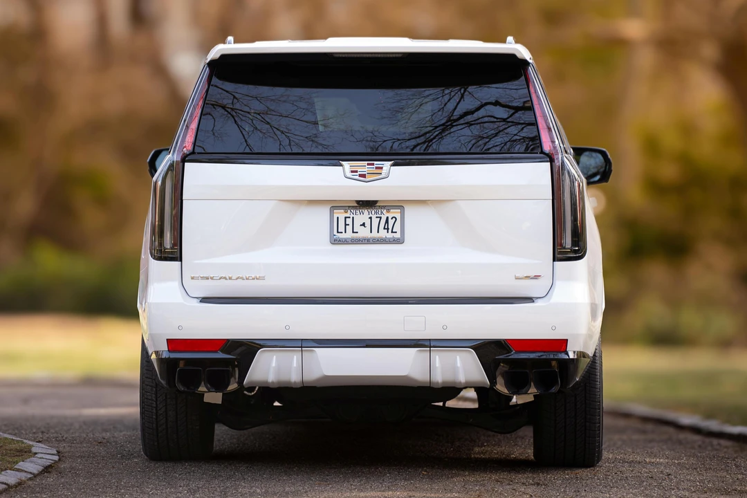 2023 Cadillac Escalade-V 5th Gen - Image 5 of 31
